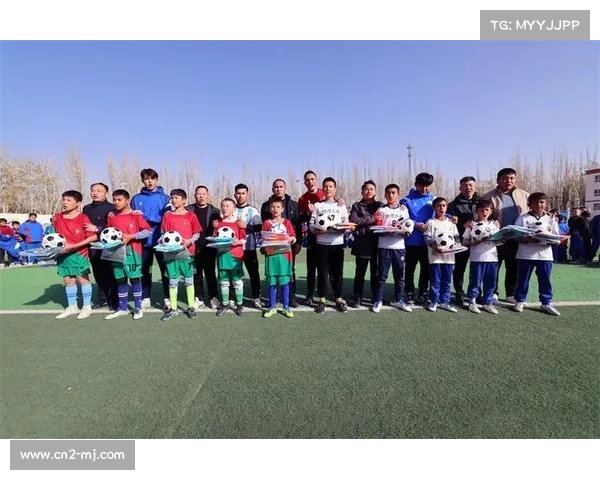 足球公益活动持续推进，球星访问医院鼓舞病童